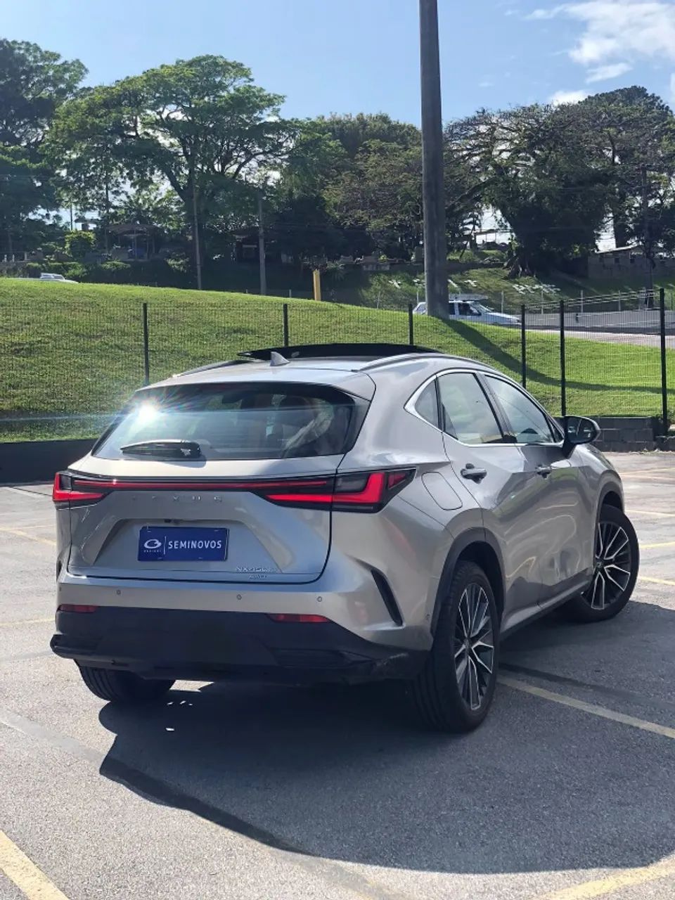Lexus NX-450h+ AWD 2.5 16V Aut. (Híbrido), foto 13 de 14