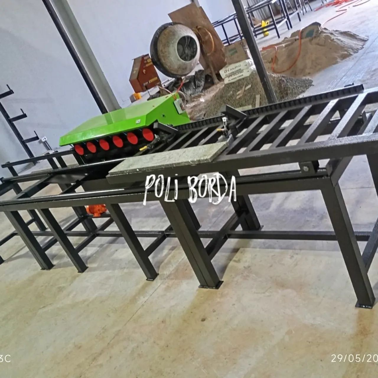 Vende se poliborda semi automática ótimo desempenho 