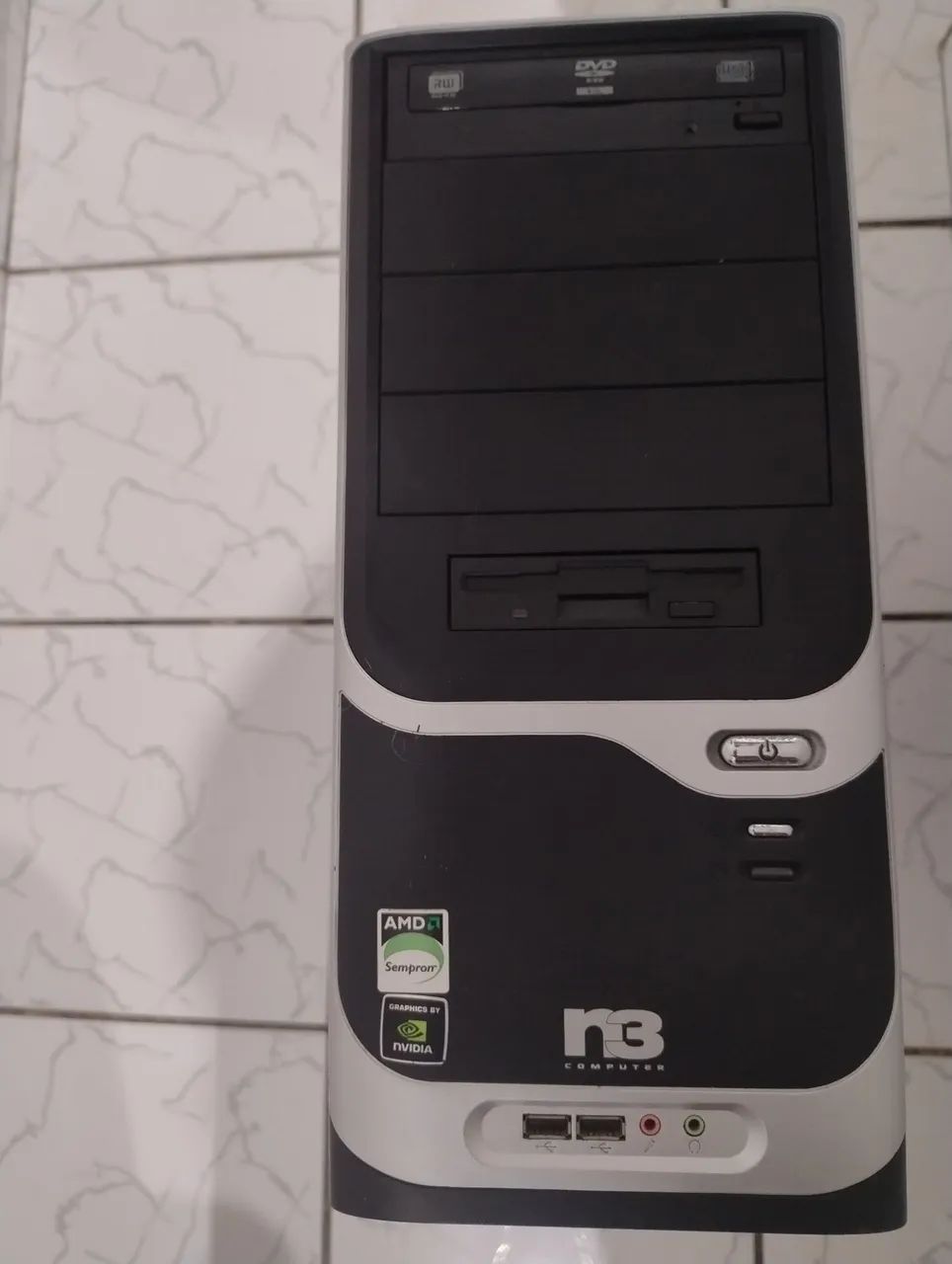 VENDO CPU USADO LEIA ATENTAMENTE AO ANÚNCIO OK.