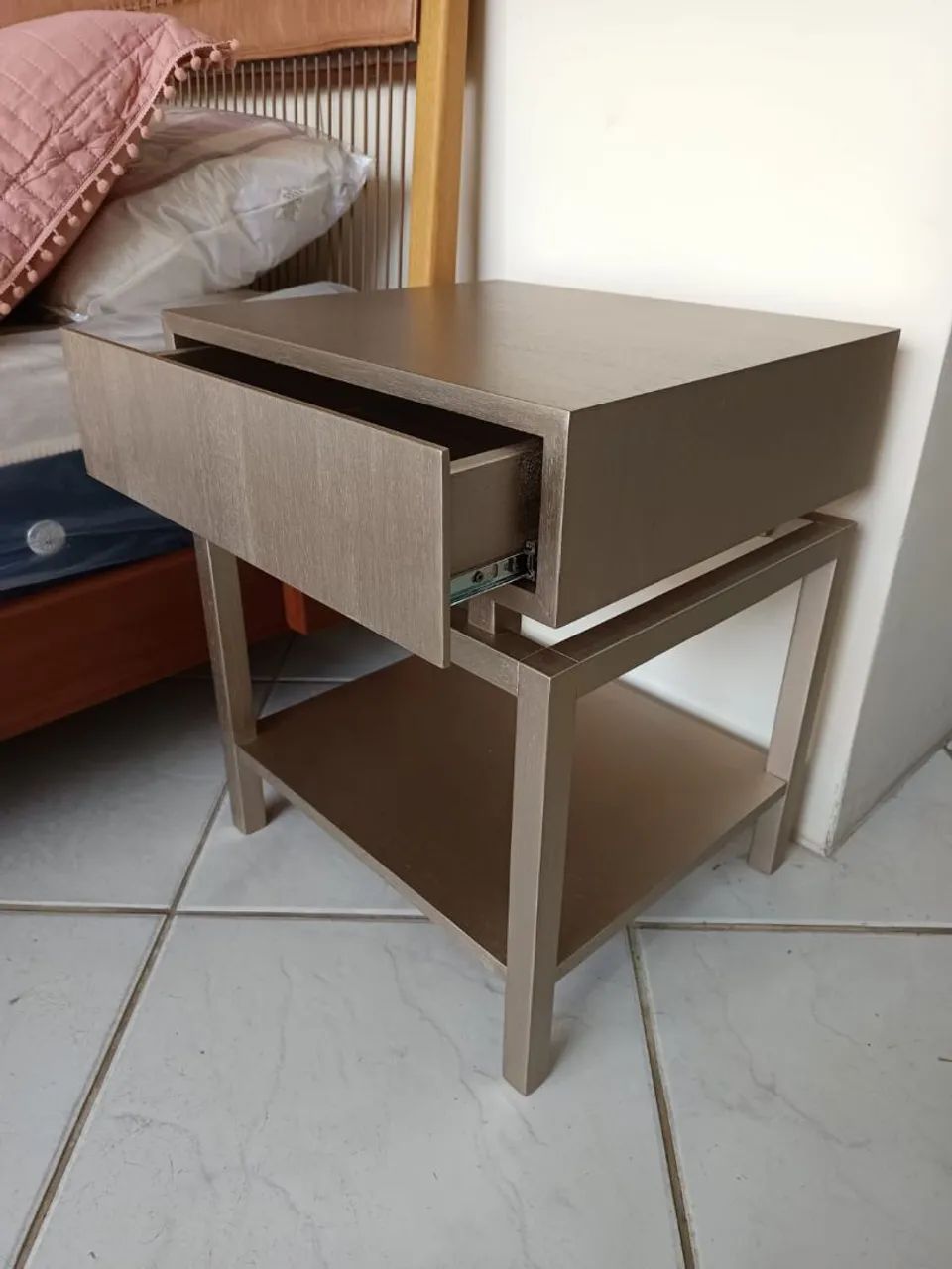 Mesa Cabeceira Madeira - Nova - Foto 3