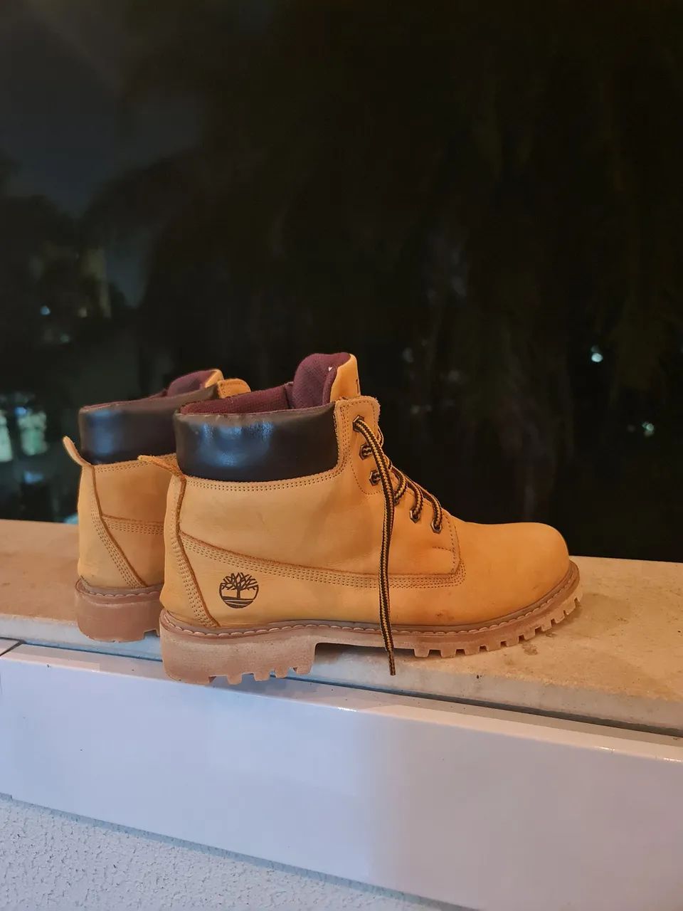 Bota timberland amarela.
