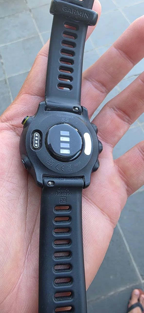 Relógio Garmin Forerunner 55 usado e em excelente estado, com caixa e cabo de carregamento - Foto 3