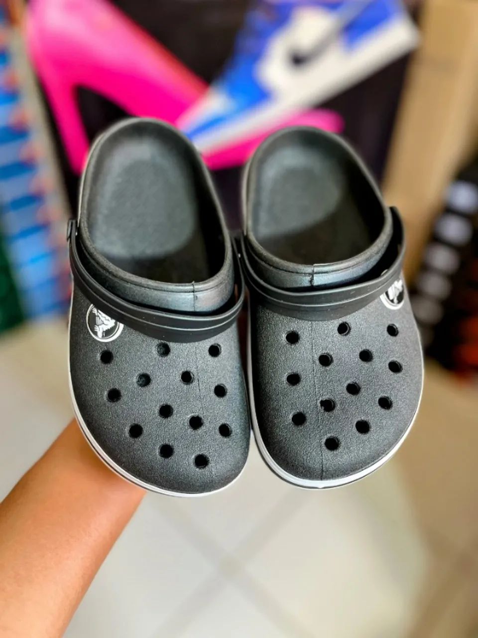 Crocs Classic Clog - Preta - Foto 4