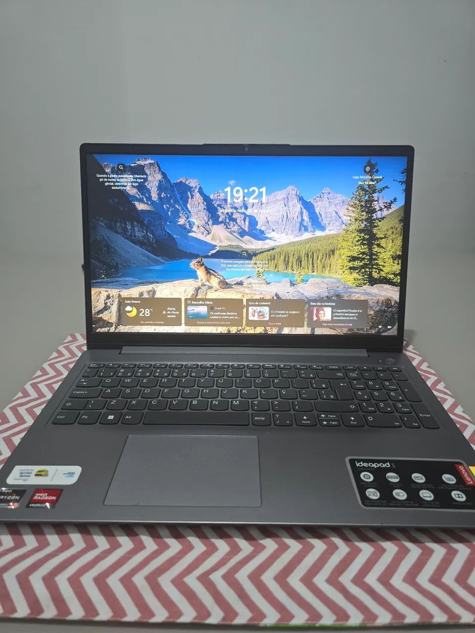 Notebook Lenovo Memória de 8GB / Armazenamento de 256GB