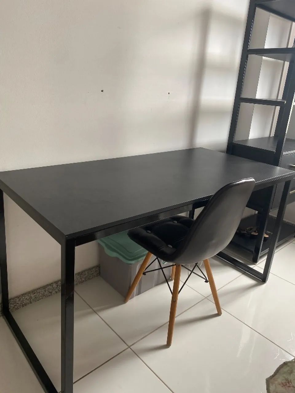 Escrivania + Estante em modelo industrial 