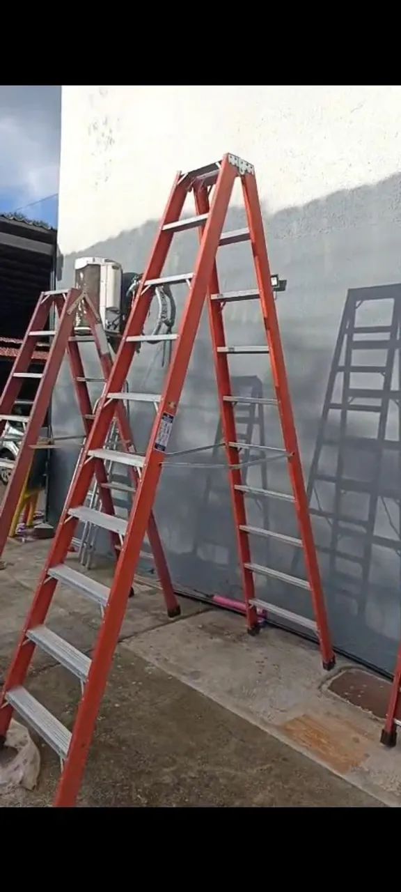 Escadas usadas e novas 