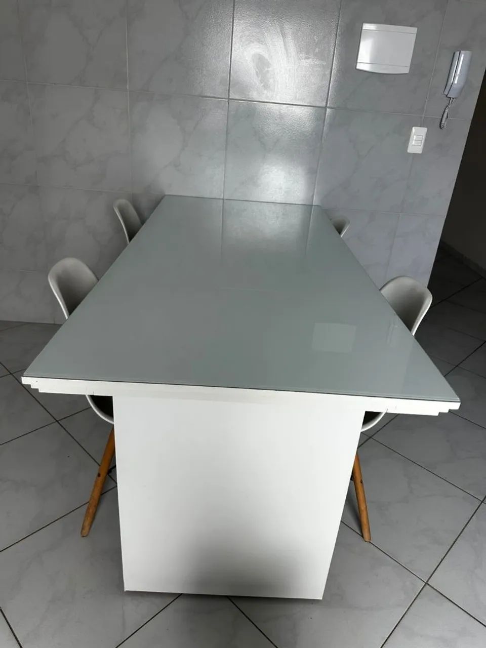 Mesa em MDF com 6 cadeiras - Foto 4