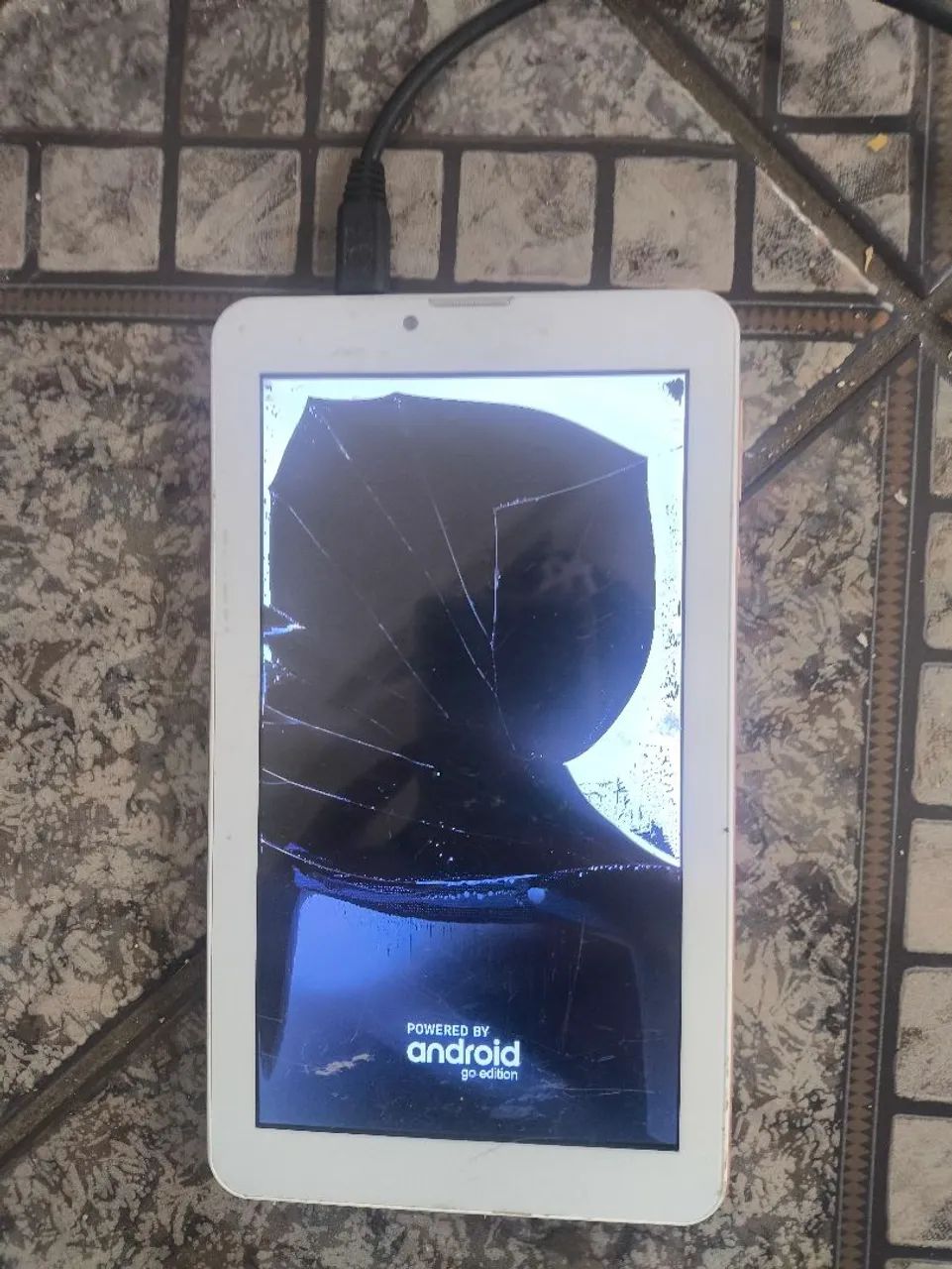 Tablet Multilaser m7-3g Plus com tela quebrada