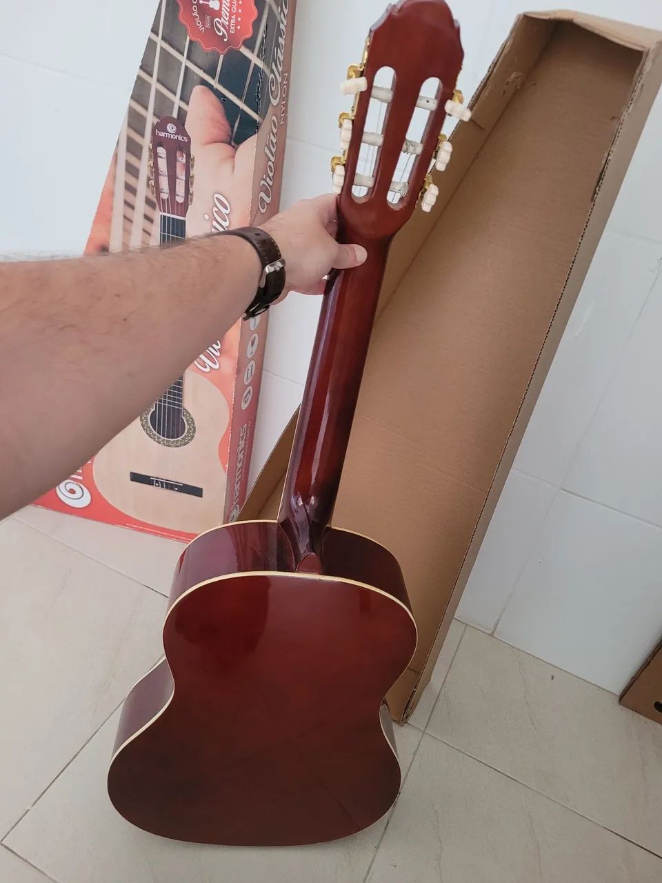 Violão clássico - uma corda estourada  - Foto 6