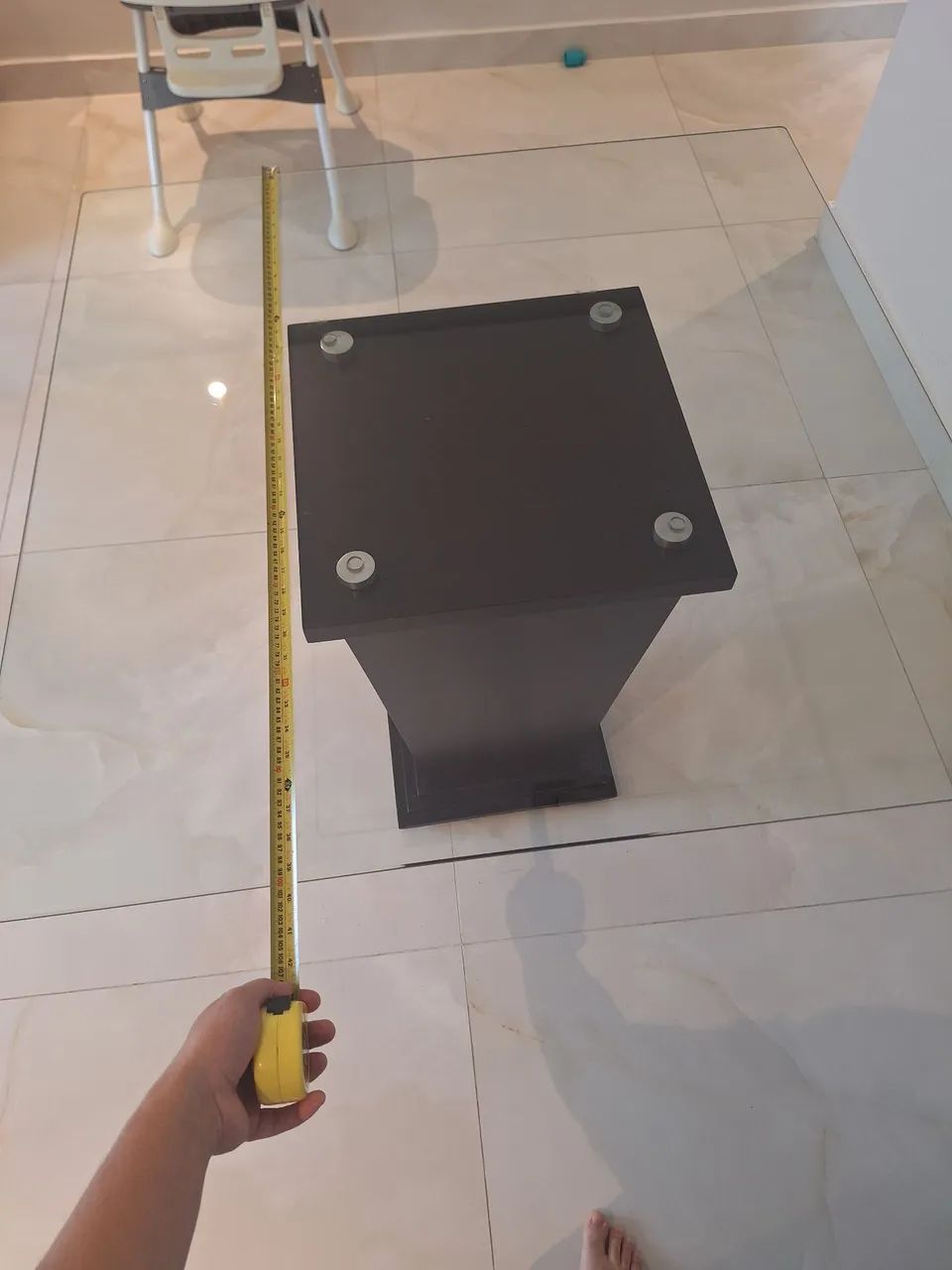 Mesa jantar quadrada 100x100cm Tampo vidro temperado e base MDF - Foto 3