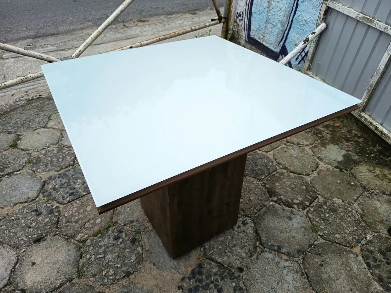 MESA DE VIDRO COM 4 CADEIRAS  - Foto 4