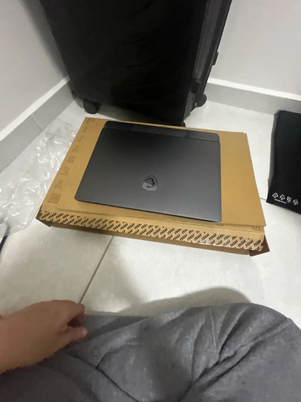 Notebook RTX 5080 MSI Vector - na caixa - Foto 5