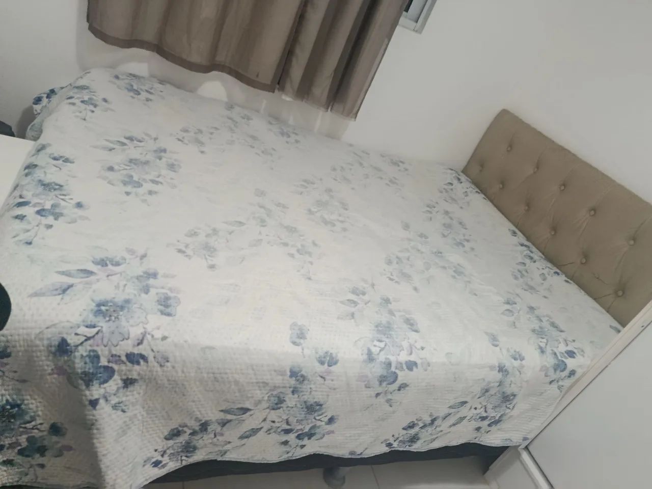 Cama box com colchão e cabeceira R$300,00