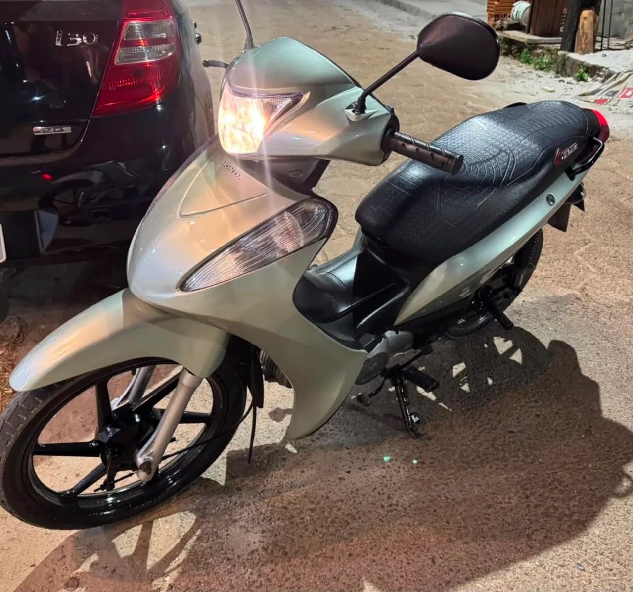 Biz 2011 motor 125cc com partida e Rodão  - Foto 4
