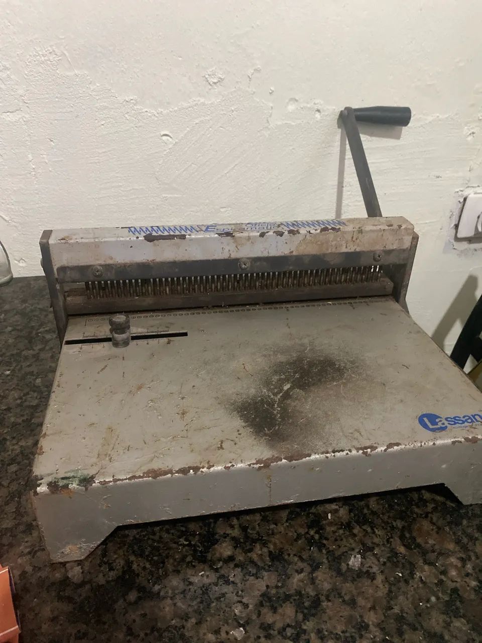 Encadernadora perfuradora 