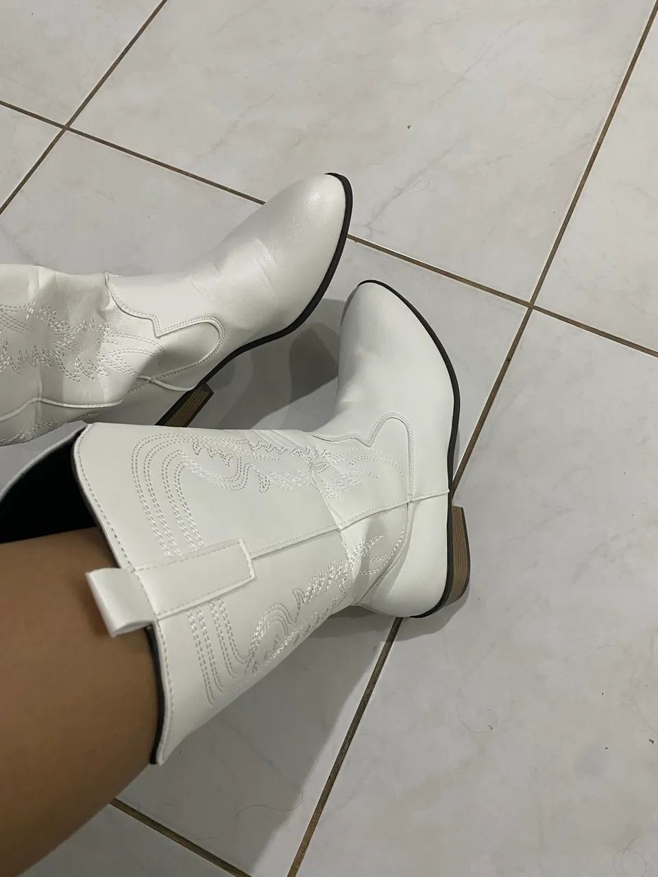 Vendo bota texana branca - - Foto 2
