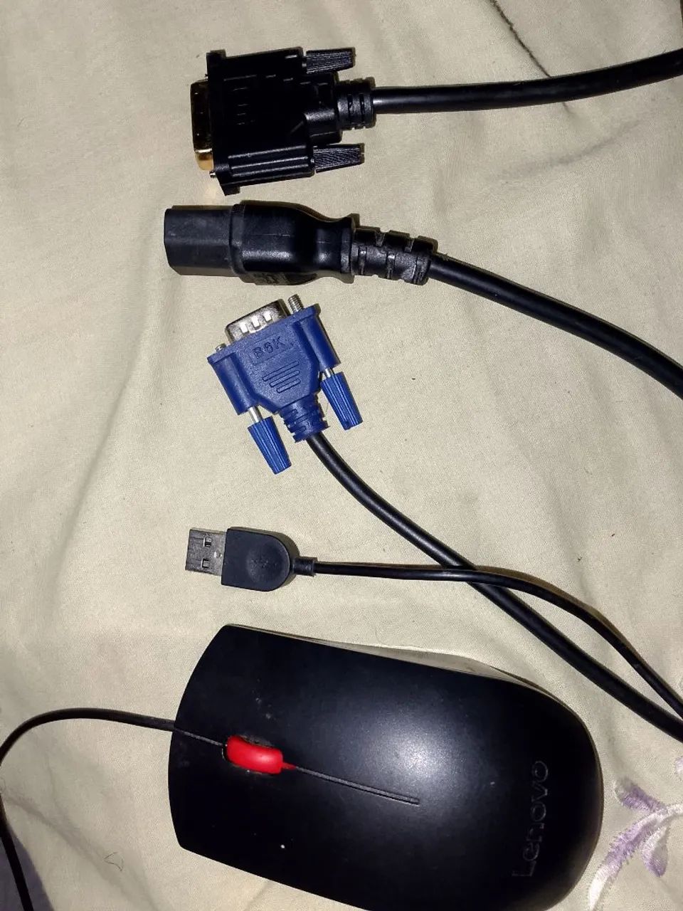 Monitor Lenovo ThinkVision + acessórios. - Foto 5
