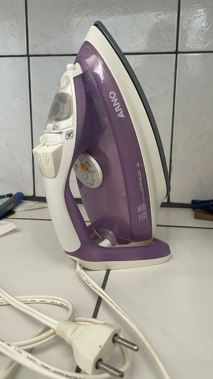 Ferro de passar black Decker a vapor 