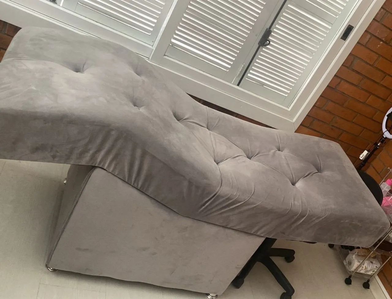 Vendo maca de estética e alongamento de cílios 