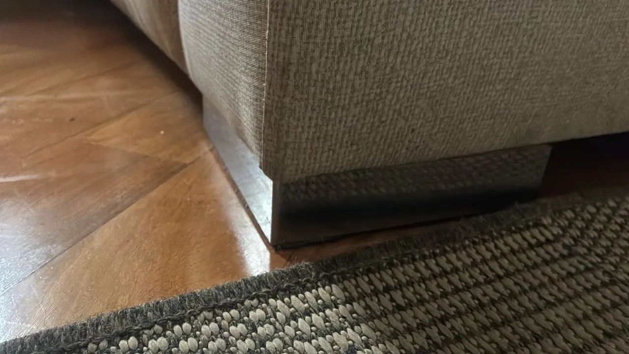 Sofa bege com chaise, encosto reclinavel e assento deslizante  - Foto 2