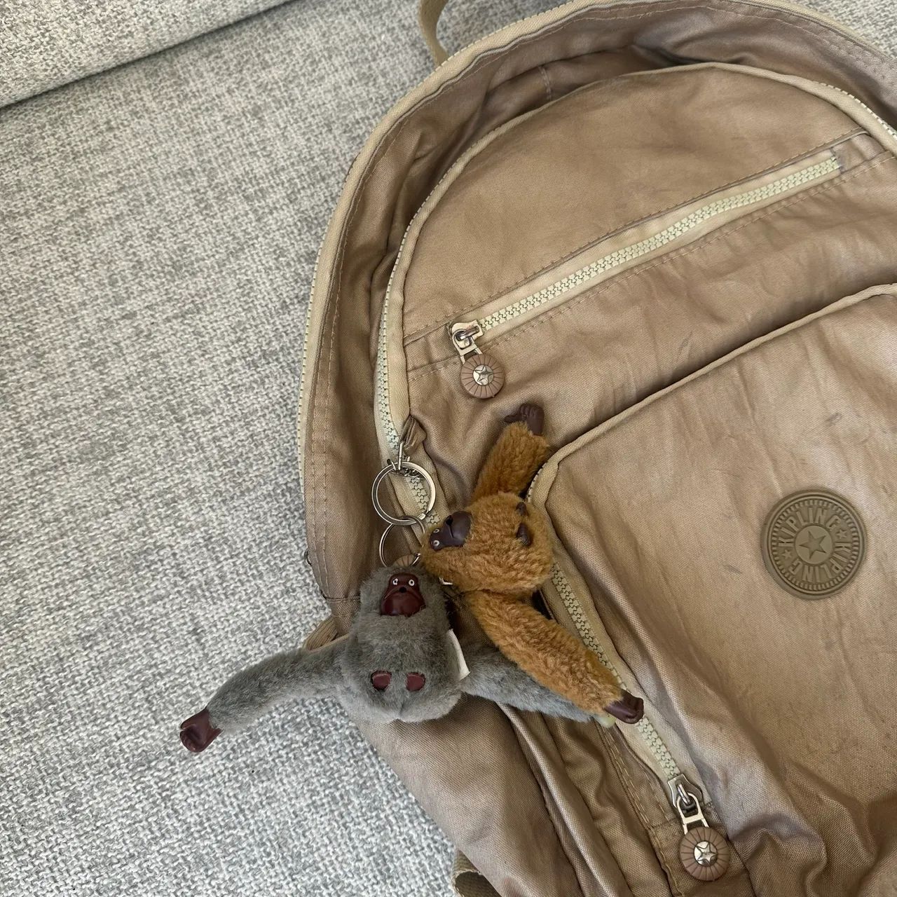 Mochila Kipling Original Dourada - Foto 2