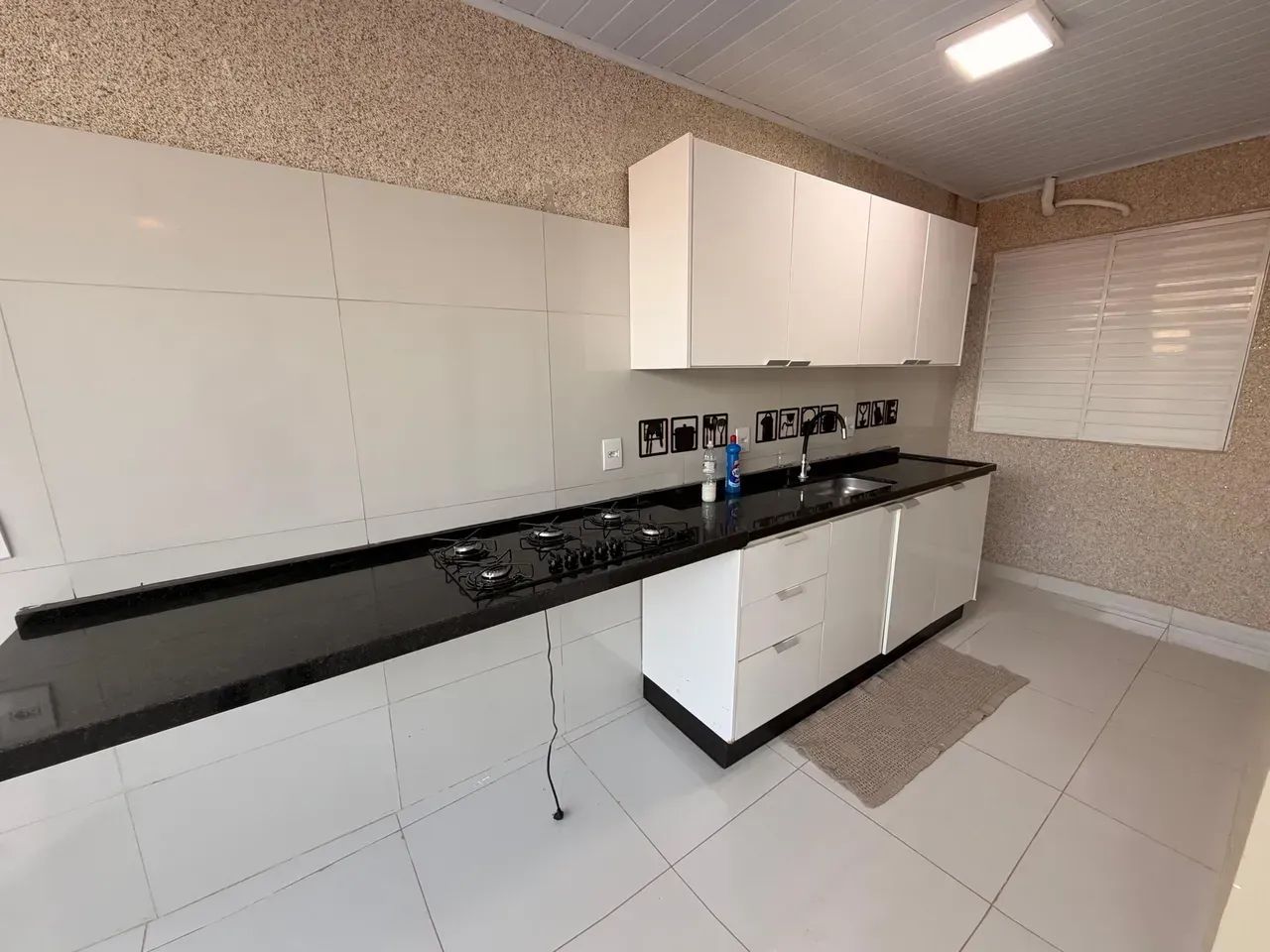CASA 2/4 AMPLIADA - ESPAÇO GOURMET - ENERGIA SOLAR - Foto 4