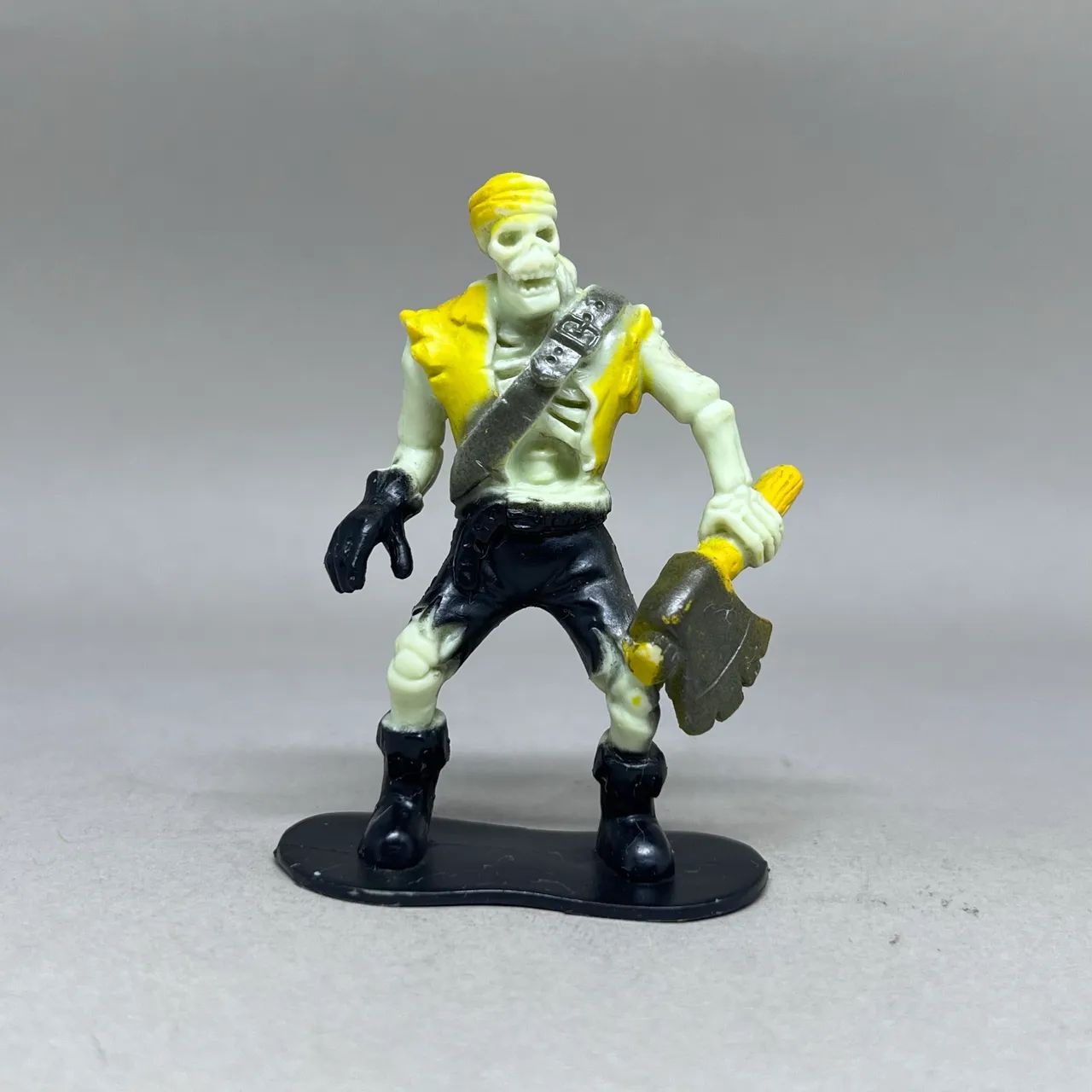 Kit 2 Brinquedos Miniaturas Piratas Esqueletos - Foto 4