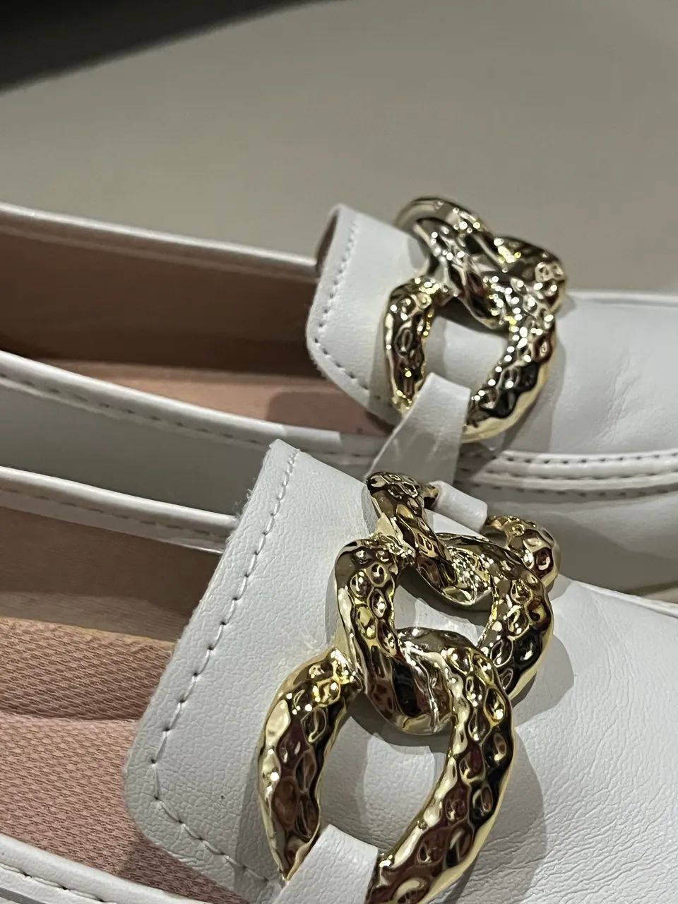 Mocassim Moleca TAM 36 off white - Foto 3
