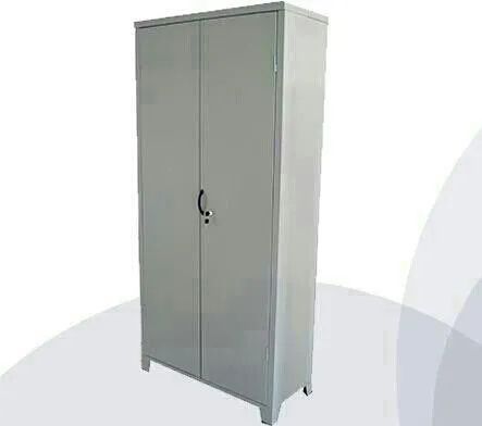 Armário com 2 portas de aço 