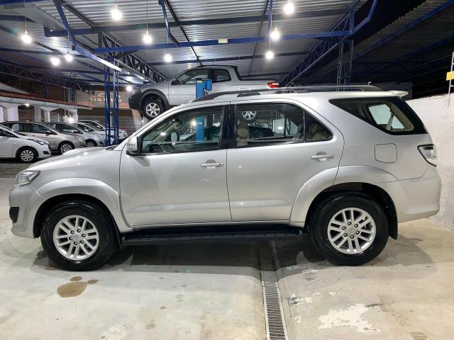 Toyota Hilux SW4 7 lugares 13/13 - Foto 5