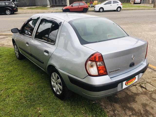 Clio Sedan Expression 1.6 - Foto 7