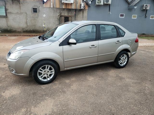 Fiesta sedan 1.6 - Foto 2
