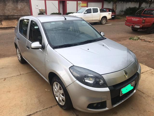 Vendo Renault Sandero 2014 - Foto 4