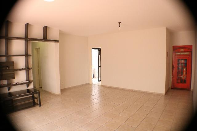 Apartamento Térreo Jd. Califórnia - 2quartos, 3 banheiros, 2 Quintais , 1 vaga - 110Mts