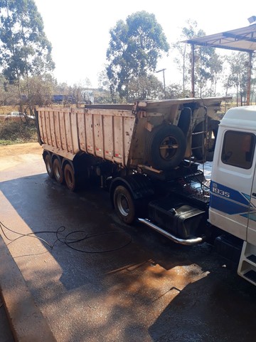 VENDE SE CAMINHÃO MB1935