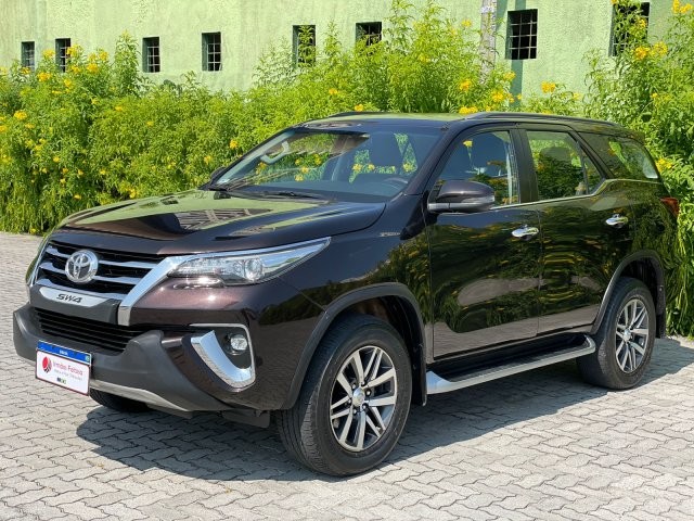 TOYOTA HILUX SW4 2018 2.8 SRX 4X4 7 LUGARES 16V TURBO INTERCOOLER DIESEL 4P AUTOMÁTICO