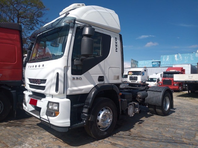 IVECO CURSOR 450E33 4X2 2011 REVISADO