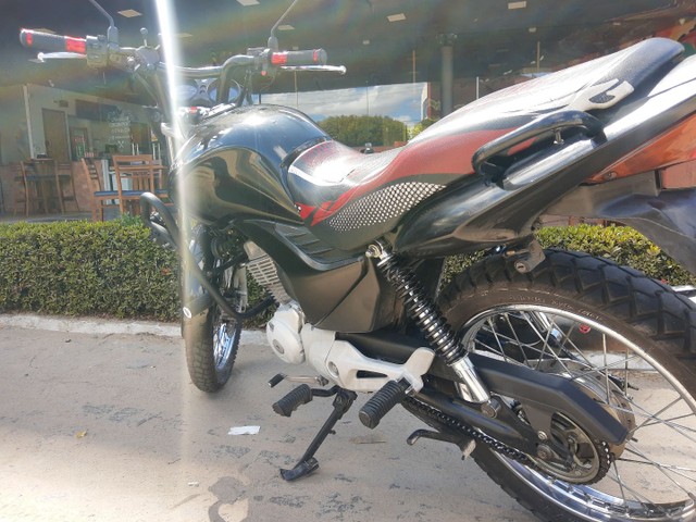 TITAN 150