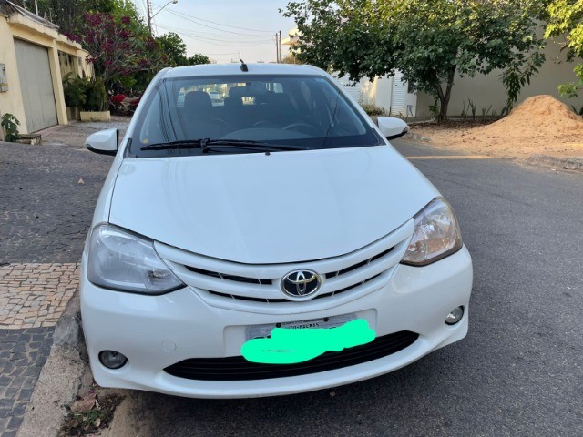 ETHIOS SEDAN 2016/2017, COR BRANCA, AUTOMÁTICO.