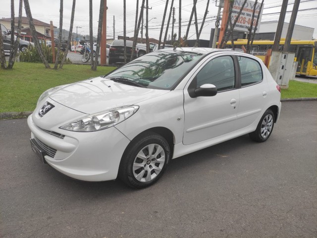 PEUGEOT 207 1.4 XR 2012