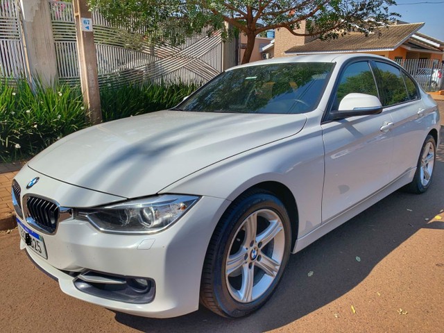 BMW 320I SPORT 2015 SEGUNDO DONO