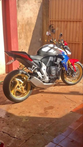 HONDA CB 1000R