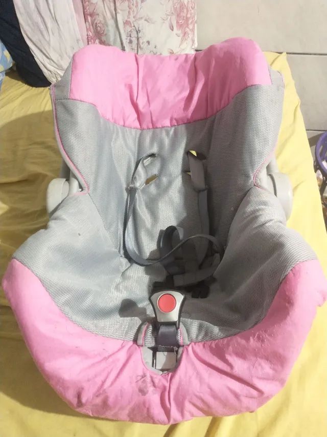 Bebê conforto menina.
