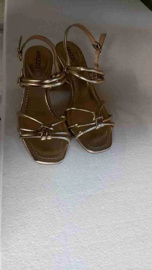 Uma linda sandália arezzo 36