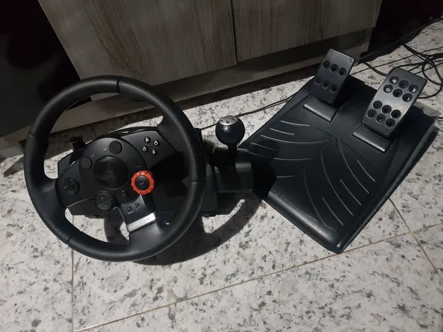 VOLANTE LOGITECH DRIVING FORCE GT d'occasion pour 120 EUR in Los Hueros sur  WALLAPOP