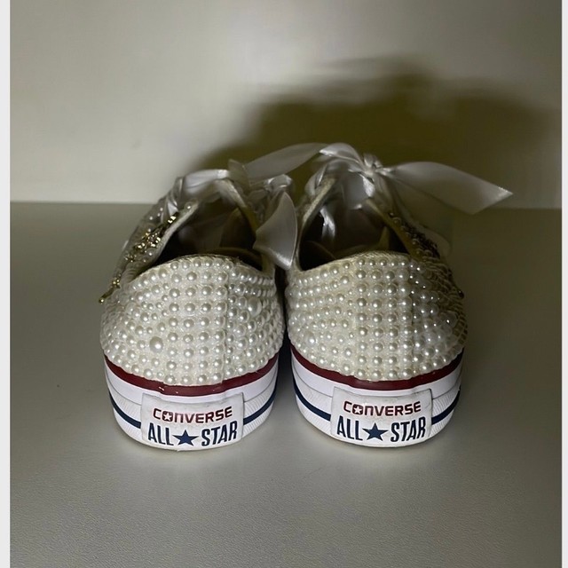 Allstar branco customizado com pérolas e pedrarias. - Foto 5
