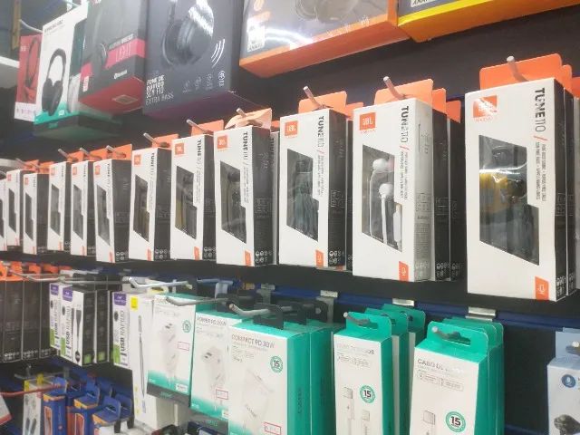 Fones de Ouvido JBL Tune 125BT - Intra-Auriculares Bluetooth de Alta Qualidade - Foto 4