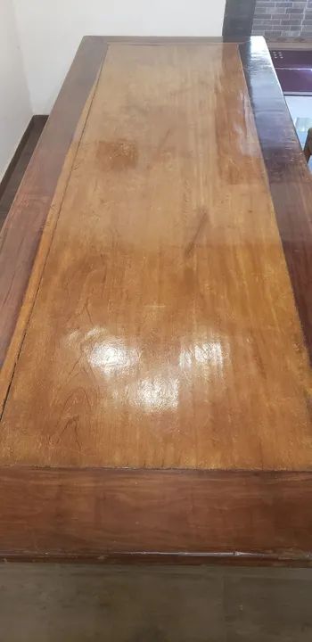 Mesa de madeira maciça