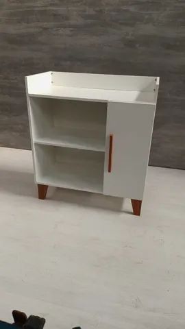 buffet aparador vintage com uma porta e pezinhos  - Foto 2