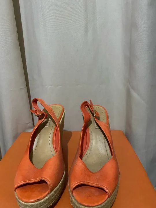 Sandália Arezzo plataforma laranja - Foto 2